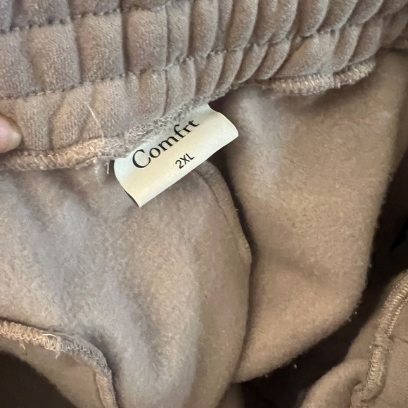 comfrt travel essentials hoodie and sweatpants in stone - Picture 3 of 6